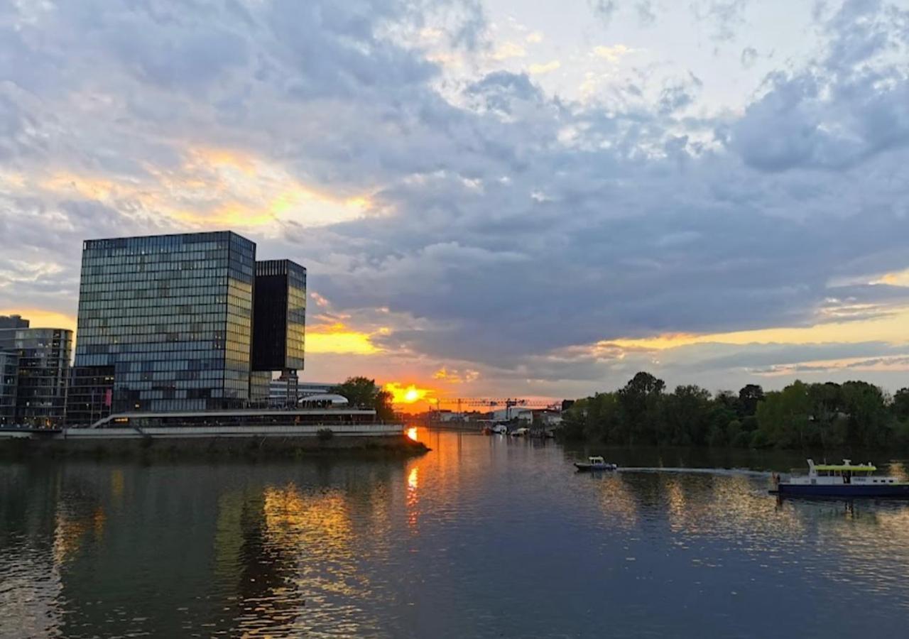 Medienhafen Apartment Direkt Am Zentrum Düsseldorf Exteriér fotografie